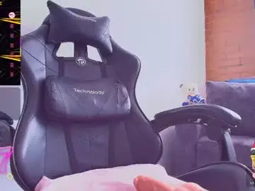 Sexy_kendall24  live sex cam