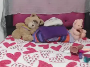 Sophiia8  live sex cam