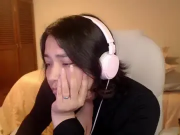 Thetalkingbutt  live sex cam