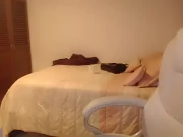 Thetalkingbutt  live sex cam