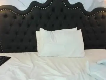 Chel_hot  live sex cam
