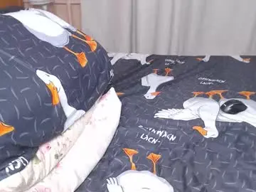 Hornylland  live sex cam