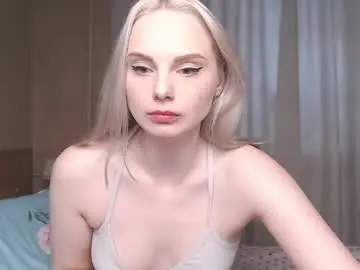 Hornylland  live sex cam