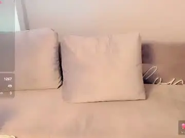 Nikki_blondiee  live sex cam