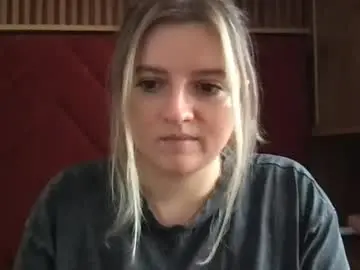 Serenitune  live sex cam