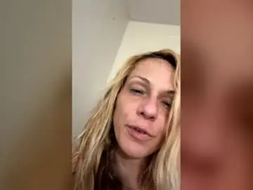 Smittenkitten808  live sex cam