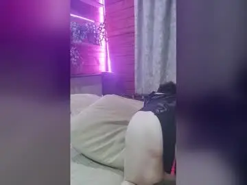 Janet_fyre  live sex cam