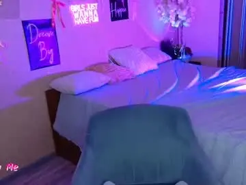 Lilyahot68  live sex cam