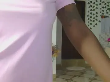 Skyy_brown  live sex cam