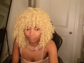 Butterflybootyy  live sex cam