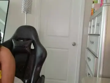 Butterflybootyy  live sex cam