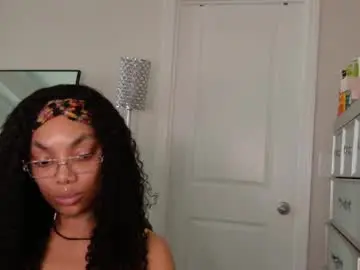 Butterflybootyy  live sex cam