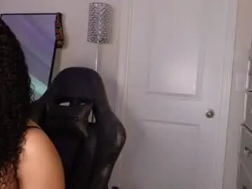 Butterflybootyy  live sex cam