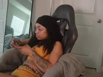 Butterflybootyy  live sex cam