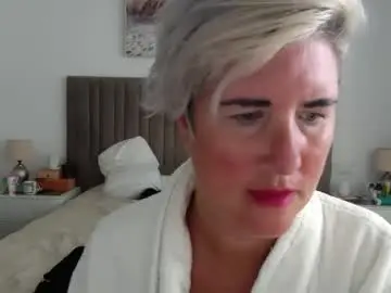 Candycumslut69  live sex cam