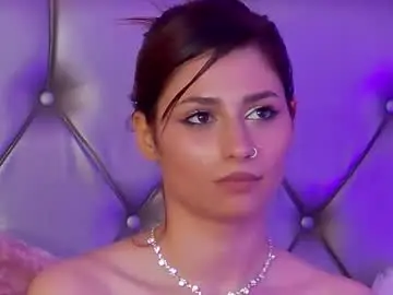 Lunajenner  live sex cam