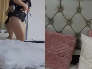 Lunajenner  live sex cam