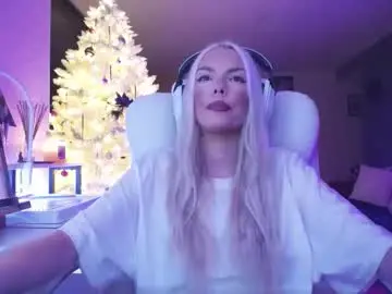 Tinykylie  live sex cam