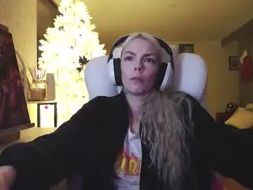 Tinykylie  live sex cam