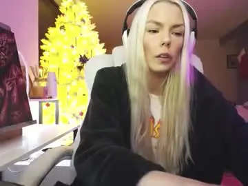 Tinykylie  live sex cam