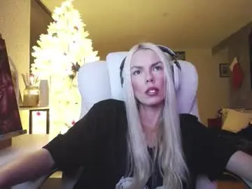 Tinykylie  live sex cam