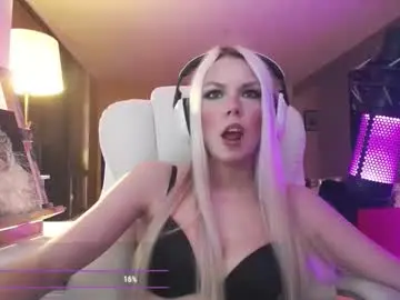 Tinykylie  live sex cam