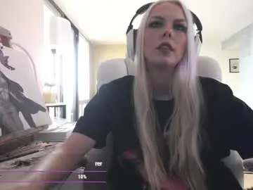 Tinykylie  live sex cam