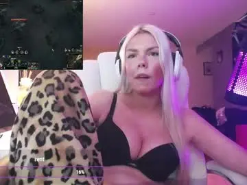 Tinykylie  live sex cam