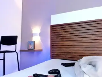 Adelehottman  live sex cam