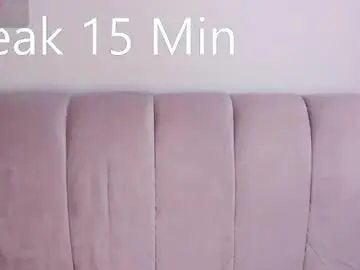 Caylincollins  live sex cam