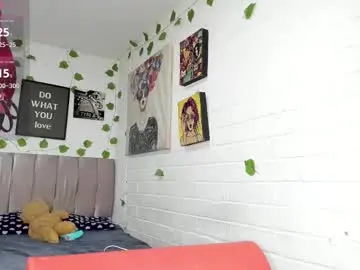 Kitty__black__  live sex cam