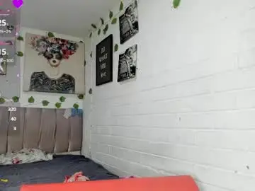 Kitty__black__  live sex cam