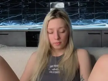 Peek_in_my_window  live sex cam