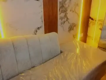Red_lov_v  live sex cam