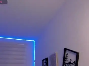 Sara_red_x1  live sex cam