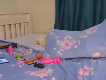 Tynniee  live sex cam