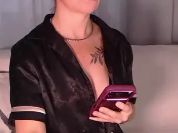 Ursilvia1  live sex cam