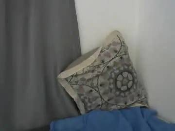 Dollyplum  live sex cam