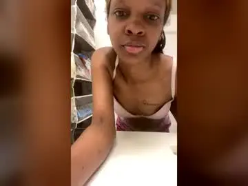 Ebonypetite15  live sex cam