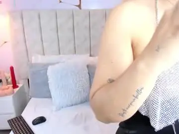 Laura_smith12  live sex cam