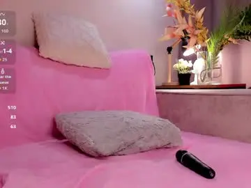 Sarakinsly  live sex cam