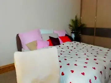 Alluringeyess  live sex cam