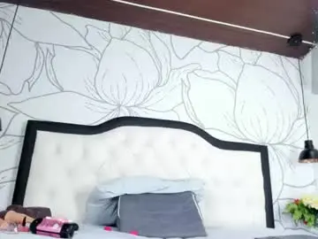 Lady_falcon  live sex cam