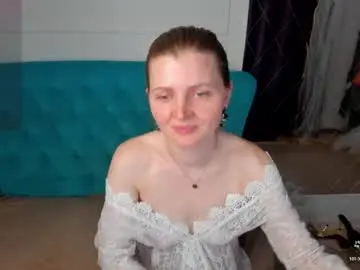 Lisa__evans  live sex cam