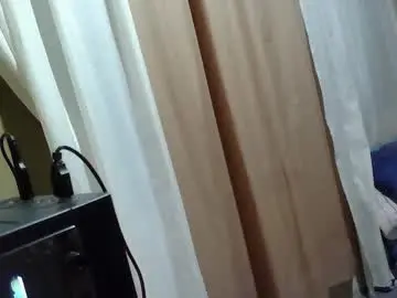 Petite_dette  live sex cam