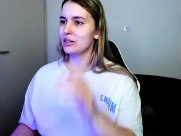Shy_nerd_babyy  live sex cam