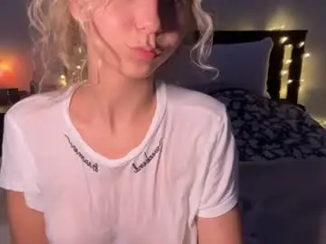 Anyaa777  live sex cam