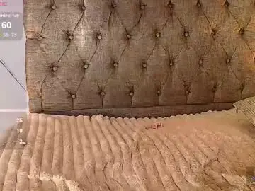 Chaarlottee_69  live sex cam
