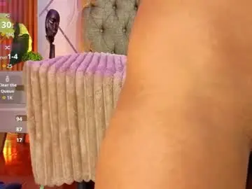 Chaarlottee_69  live sex cam