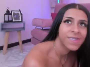 Daaniela_moon  live sex cam